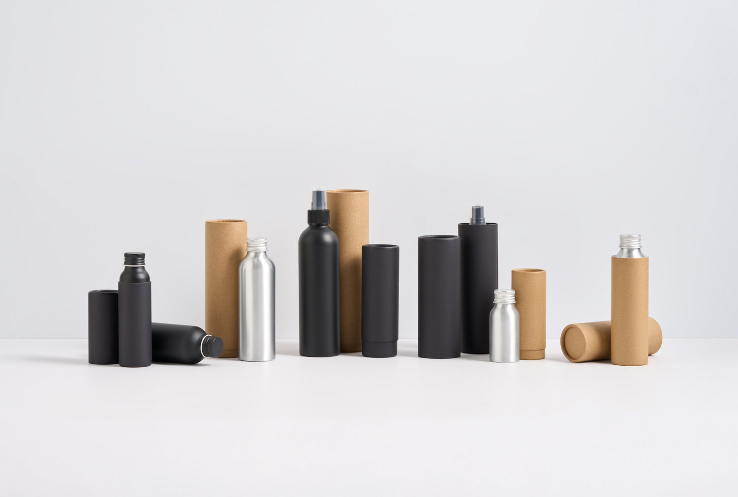 Telescopic tubes and aluminium bottles in various sizes