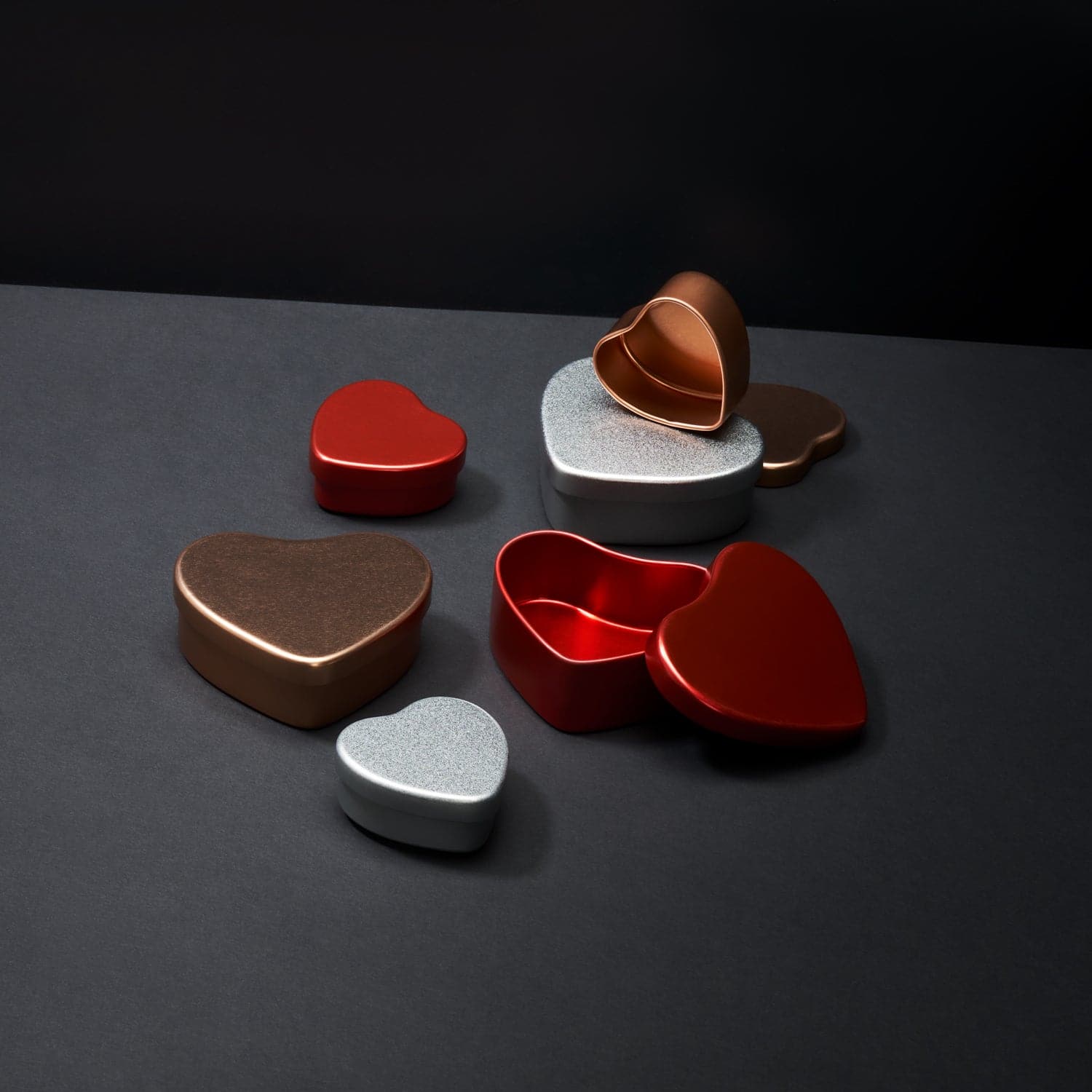 Heart 2025 tin box